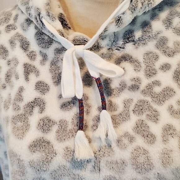 WILDFOX SZ S/M Oversized Snow Leopard Print Fleece Hoodie Loungewear Pajamas - Picture 3 of 11